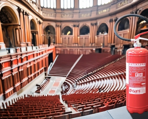 Un estintore Gami all'interno del Parlamento.