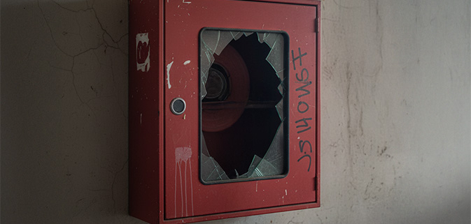 Cassetta idrante antincendio vandalizzata